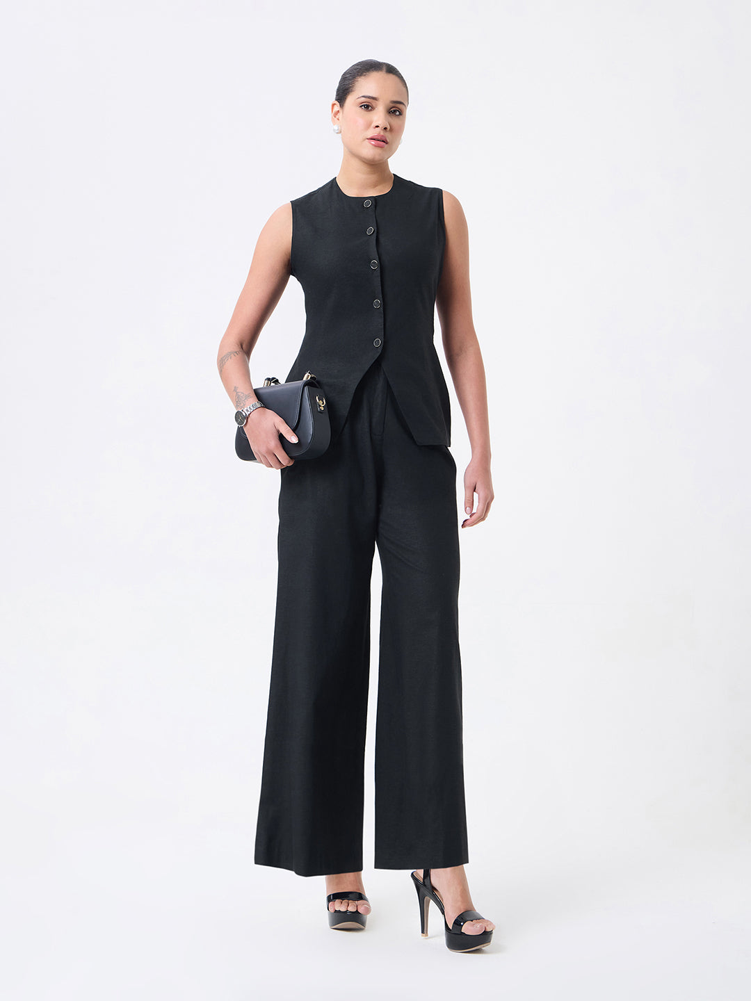 Women Classic Black Sleeveless Co-ords