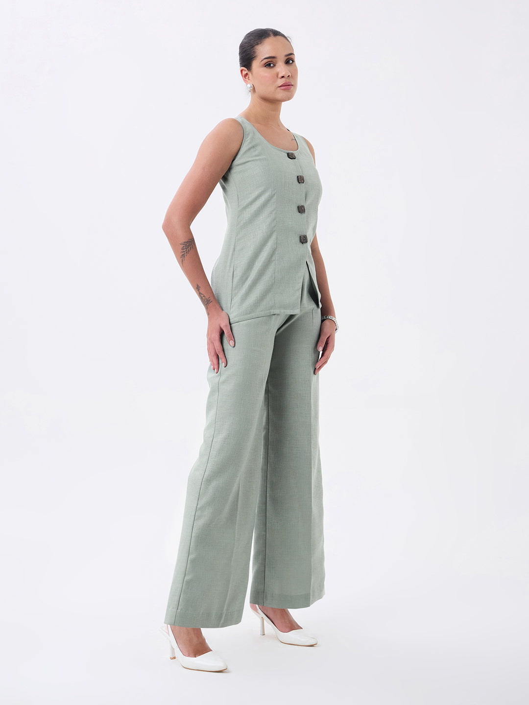 Women Green Sleeveless Co-ords