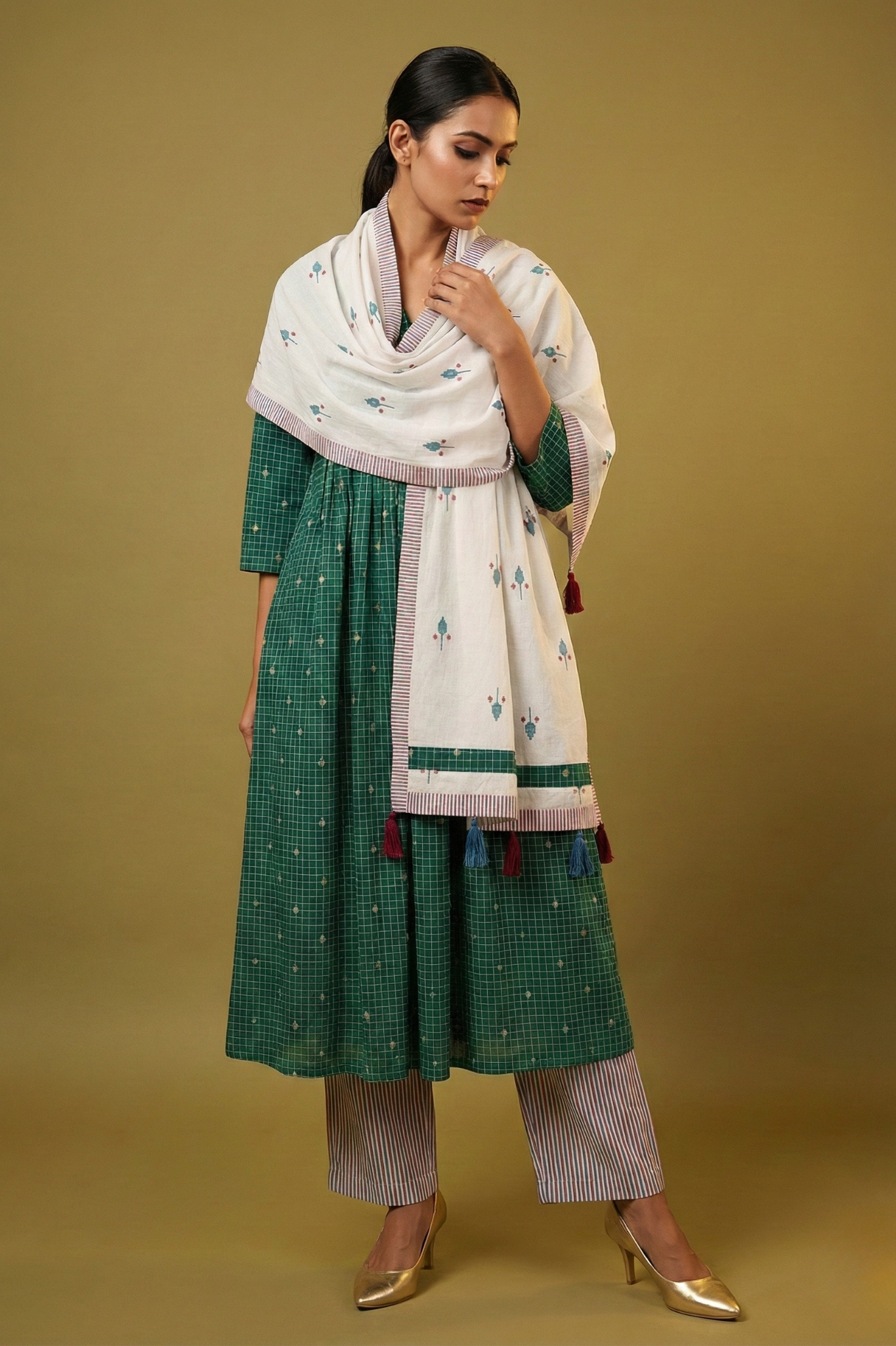Emerald Pin Bloom Cotton Kurta Top With Pintuck Mc