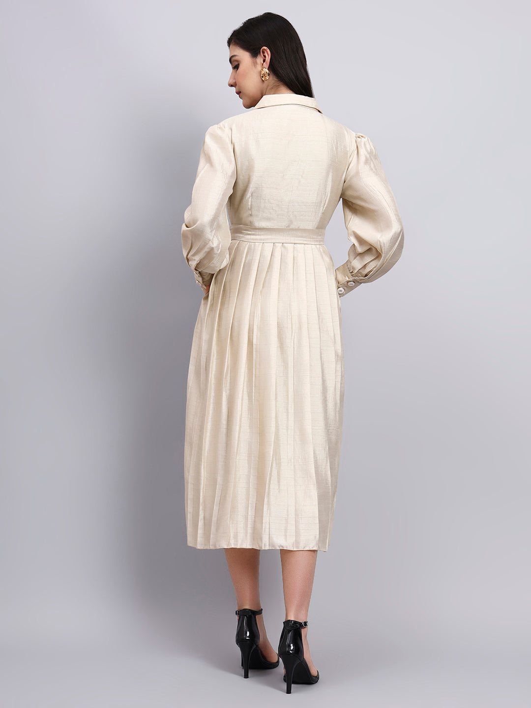 Powersutra Women Ivory Solid Notched Collar Midi Dress