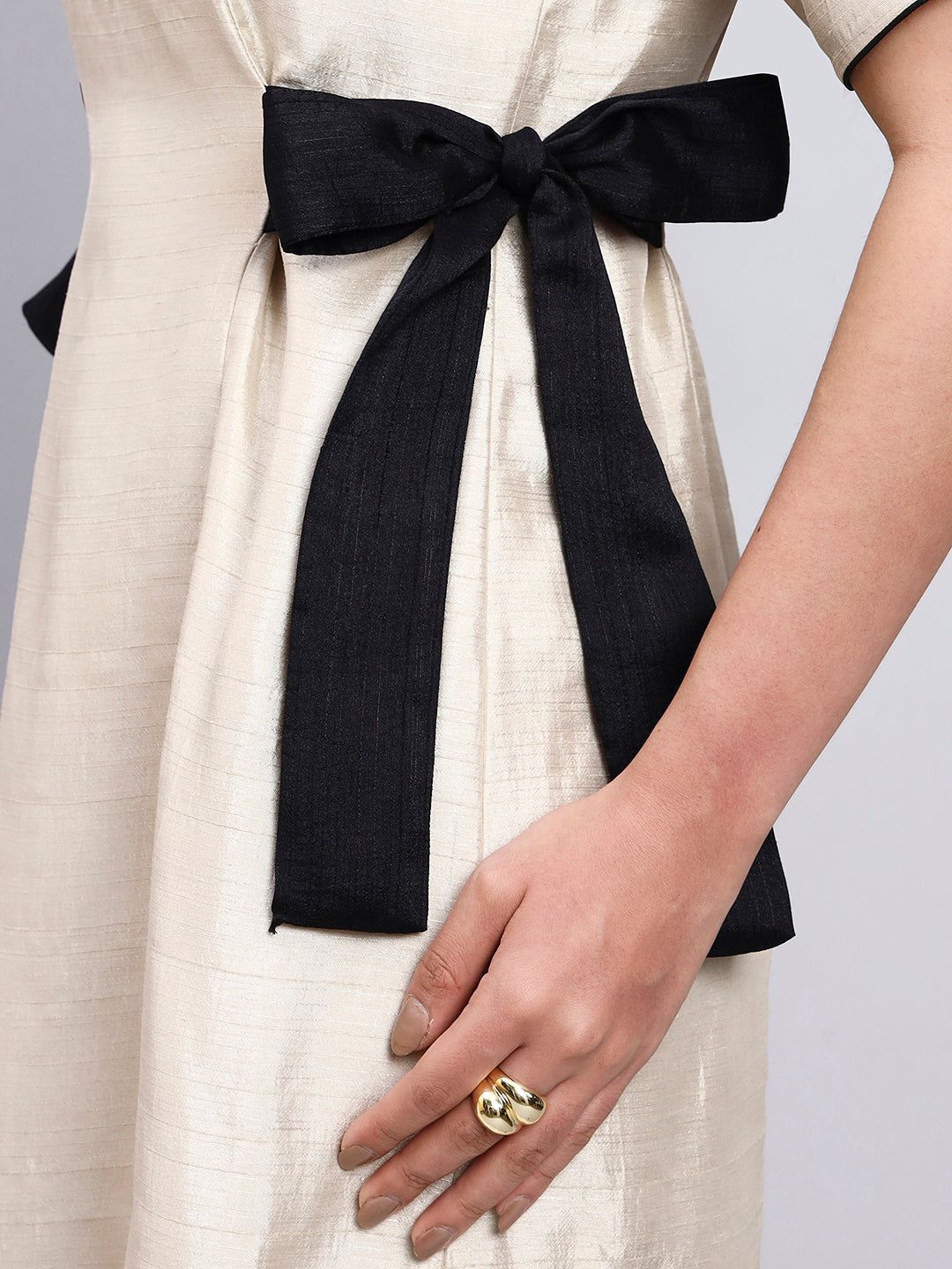 Powersutra Women Ivory Midi Dress With Contrast Black Side Bow