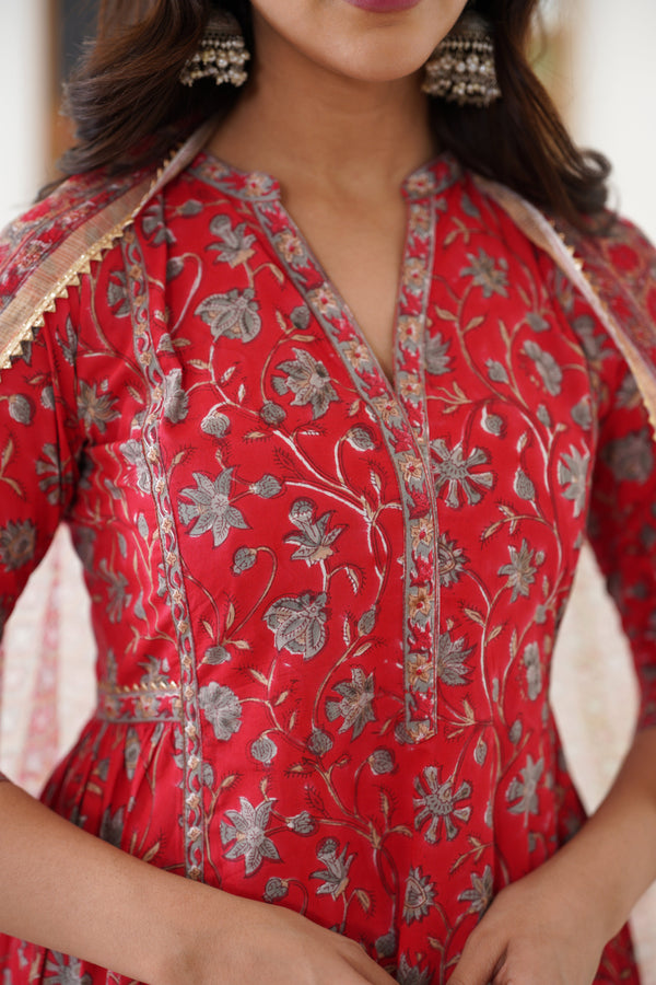 Murraya Red Poinsettia Gathered Kurta Set of 3
