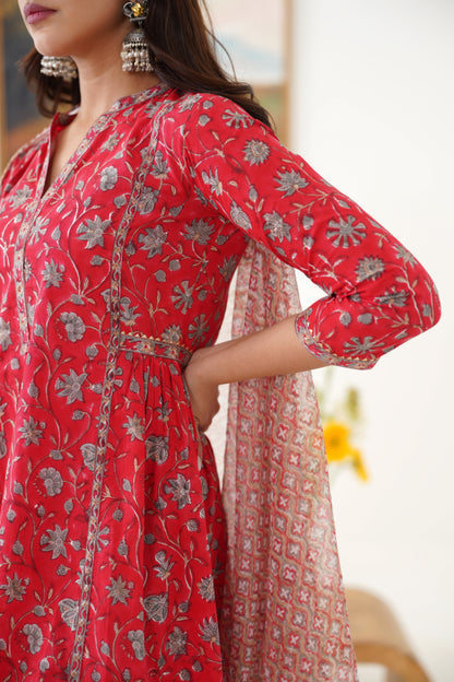 Murraya Red Poinsettia Gathered Kurta Set of 3