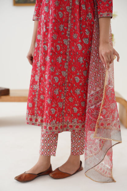 Murraya Red Poinsettia Gathered Kurta Set of 3