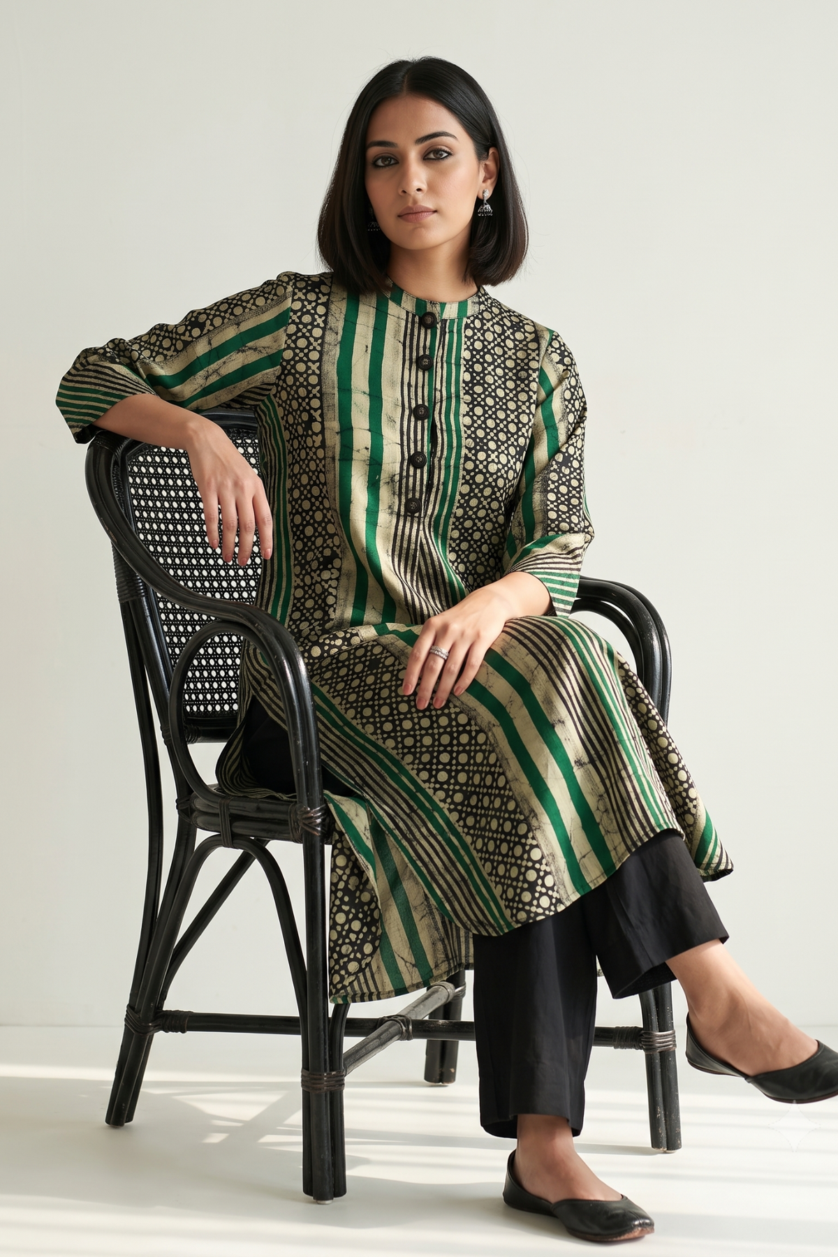 Dark Botanical Batik Geometric Stand Collar Kurta with Round Hemline Mc