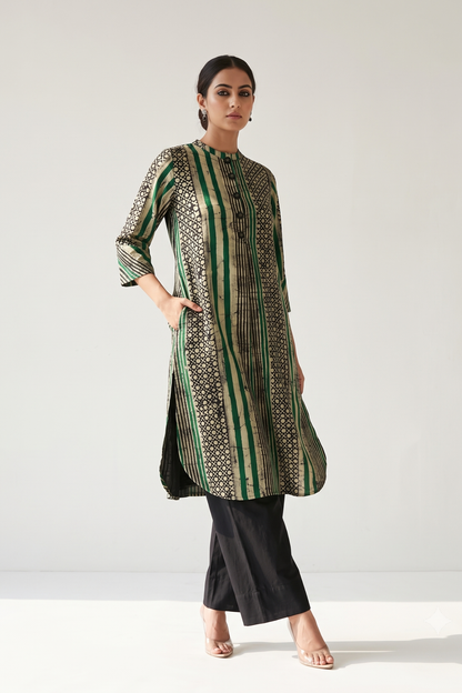 Dark Botanical Batik Geometric Stand Collar Kurta with Round Hemline Mc