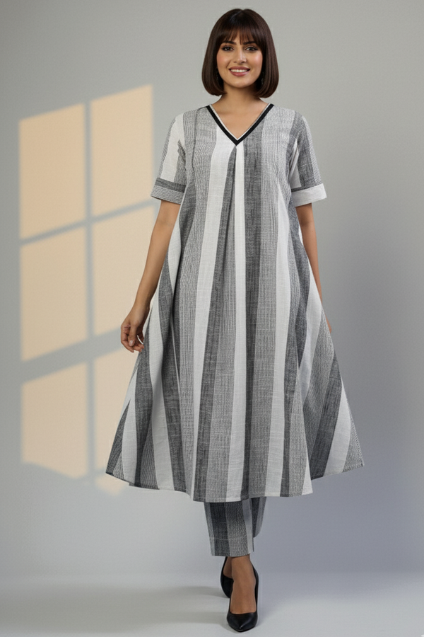 Maati  Co-Ord Set Ash Bands Modern Box Pleated Cotton Kurta & Pants