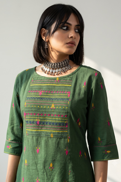 Green Blush Floral Leaf Butti Cotton Pintuck Yoke Kurta With Pockets Mc