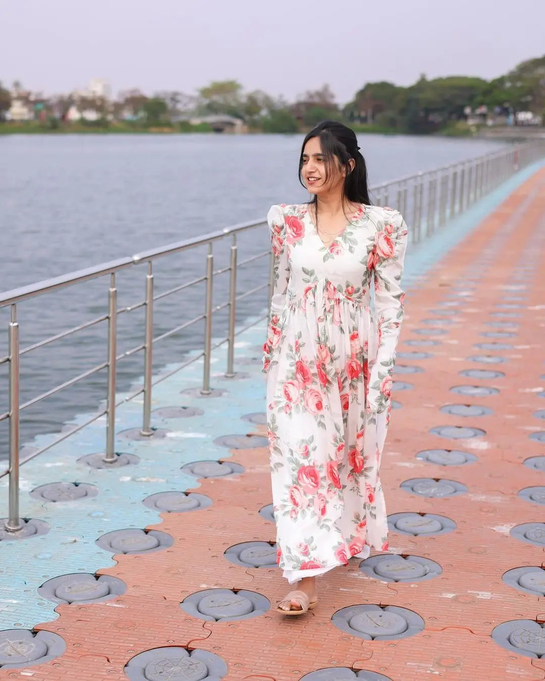 White floral Alia cut set 