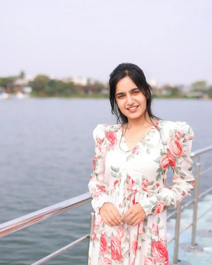 White floral Alia cut set 