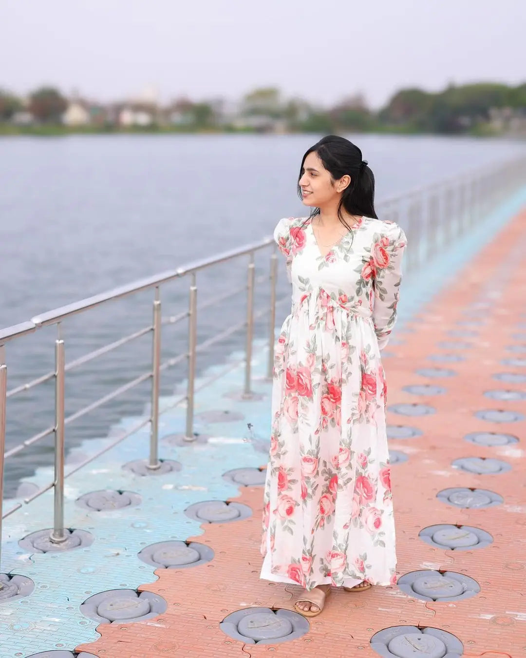 White floral Alia cut set 