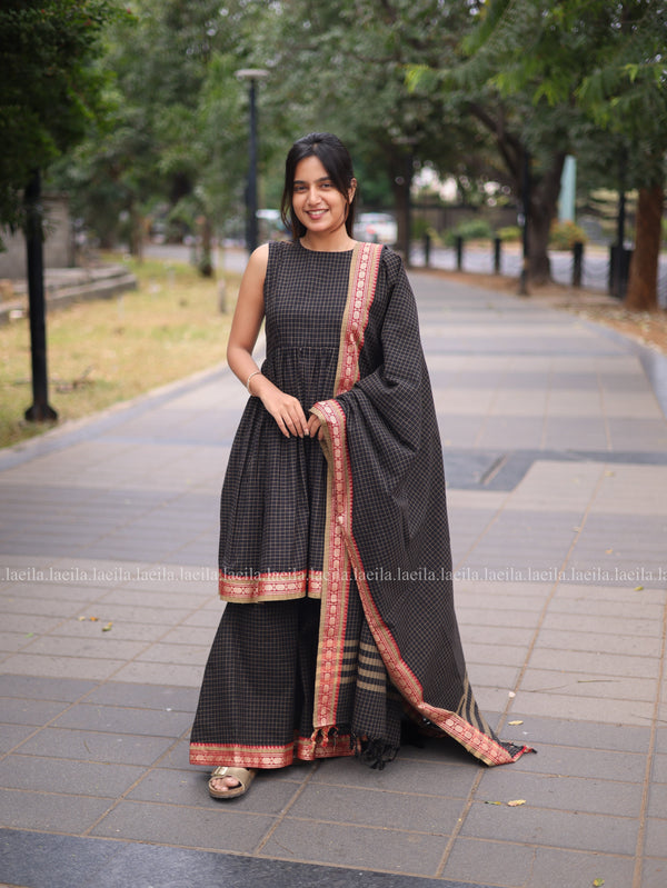 Studio Black Checked Red Border Kadhambari Set