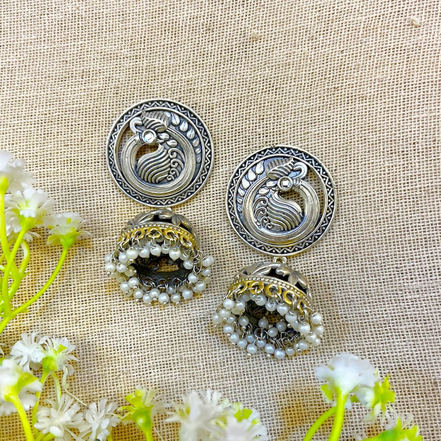 Dual Tone Jhumka earrings