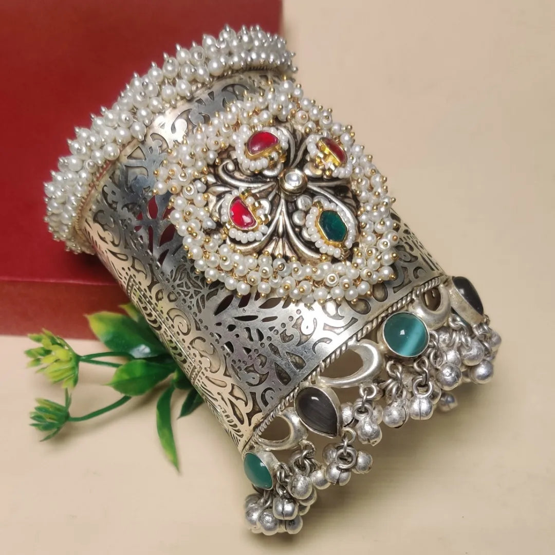Silver platted kundan studd handcuff