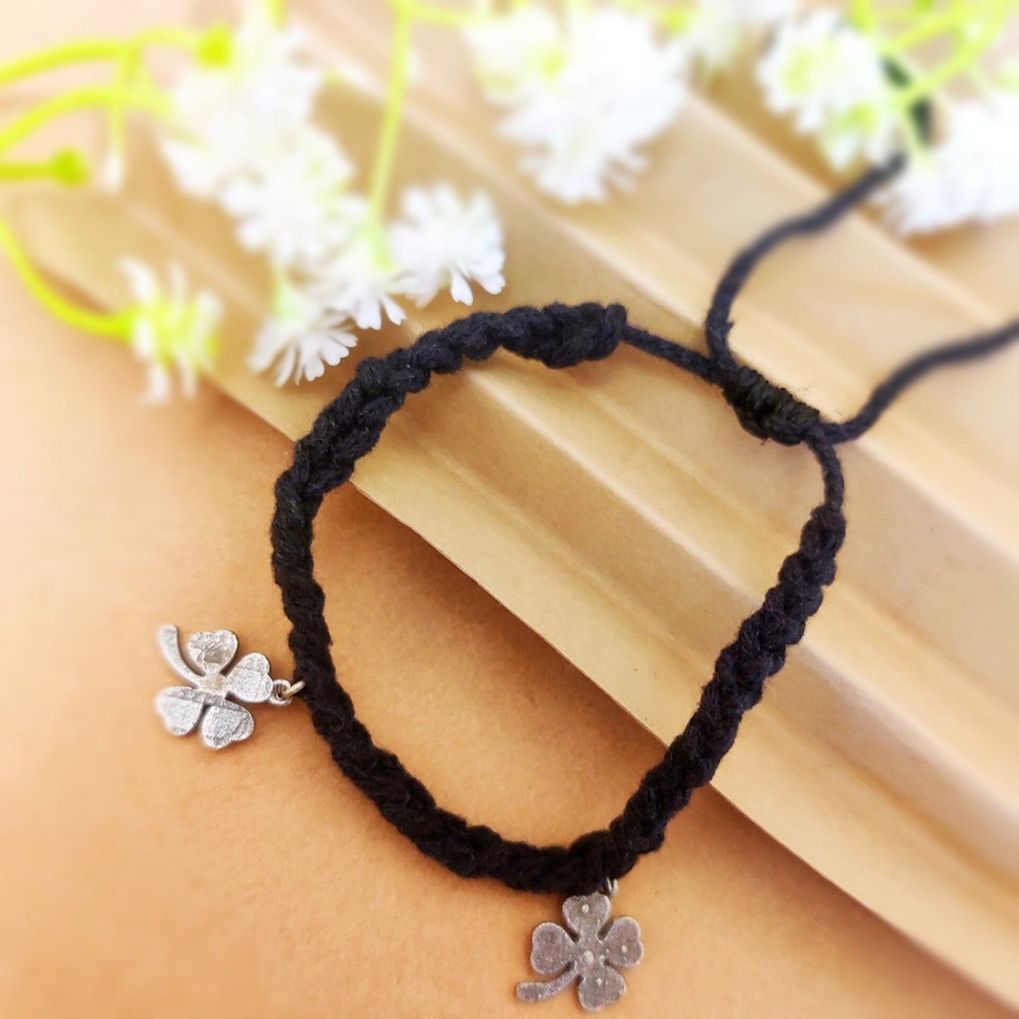 Flowerya Floral Thread anklet
