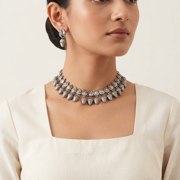 Sleet Silver Look Alike Oxidized Choker