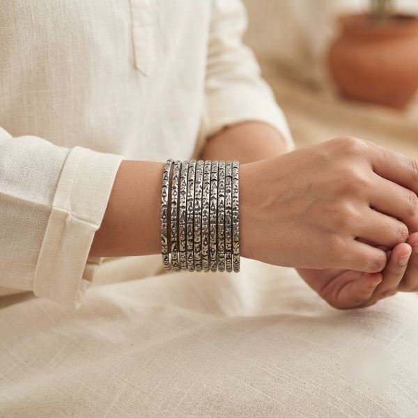 Aarna Silver Look Alike Oxidized Bangles