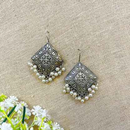 Stunning  Silver Look Alike Oxidised Dangler