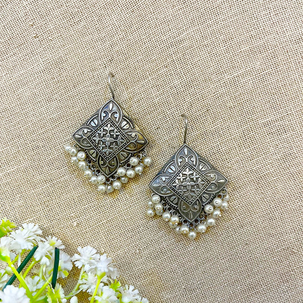 Stunning  Silver Look Alike Oxidised Dangler