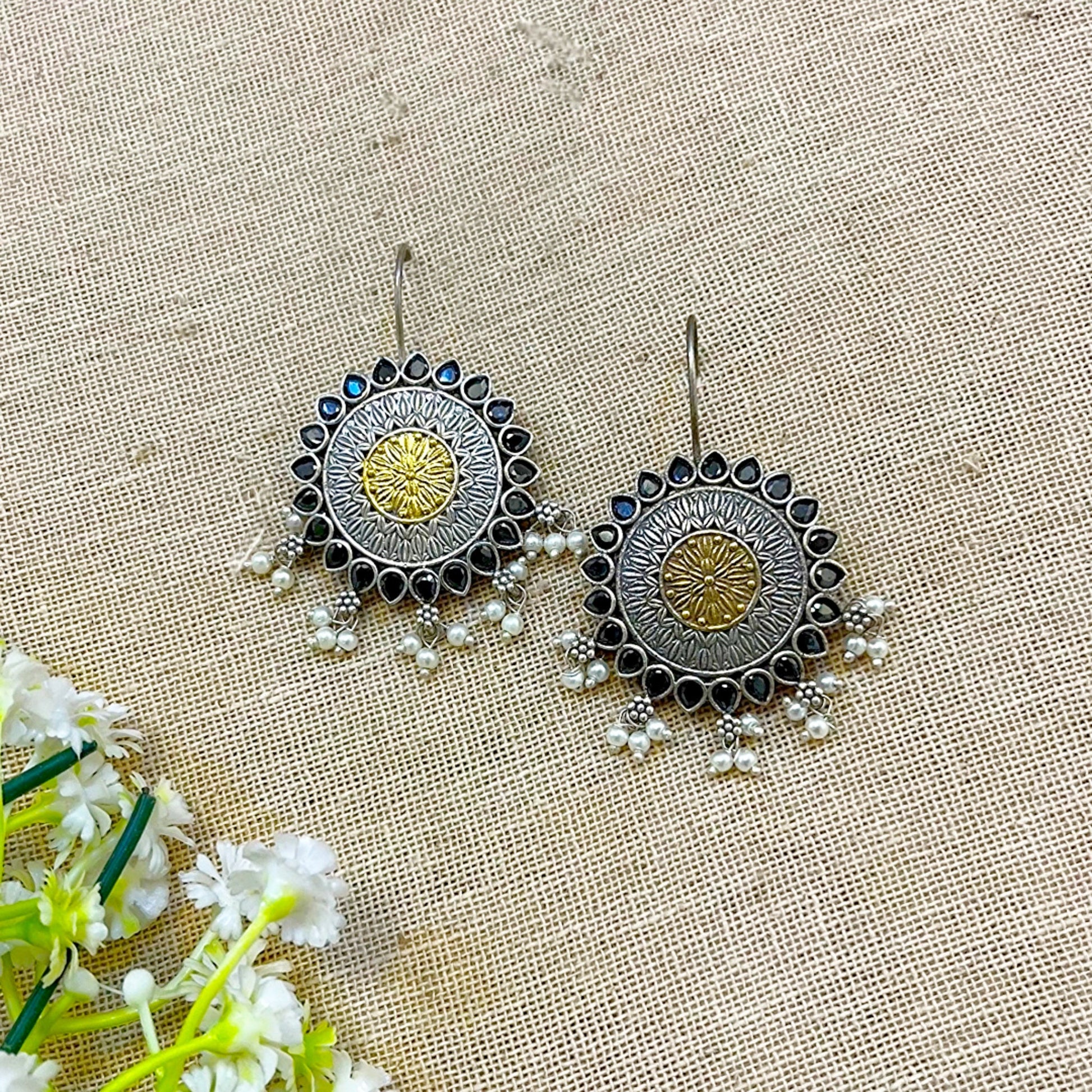 Dual Tone Dangler