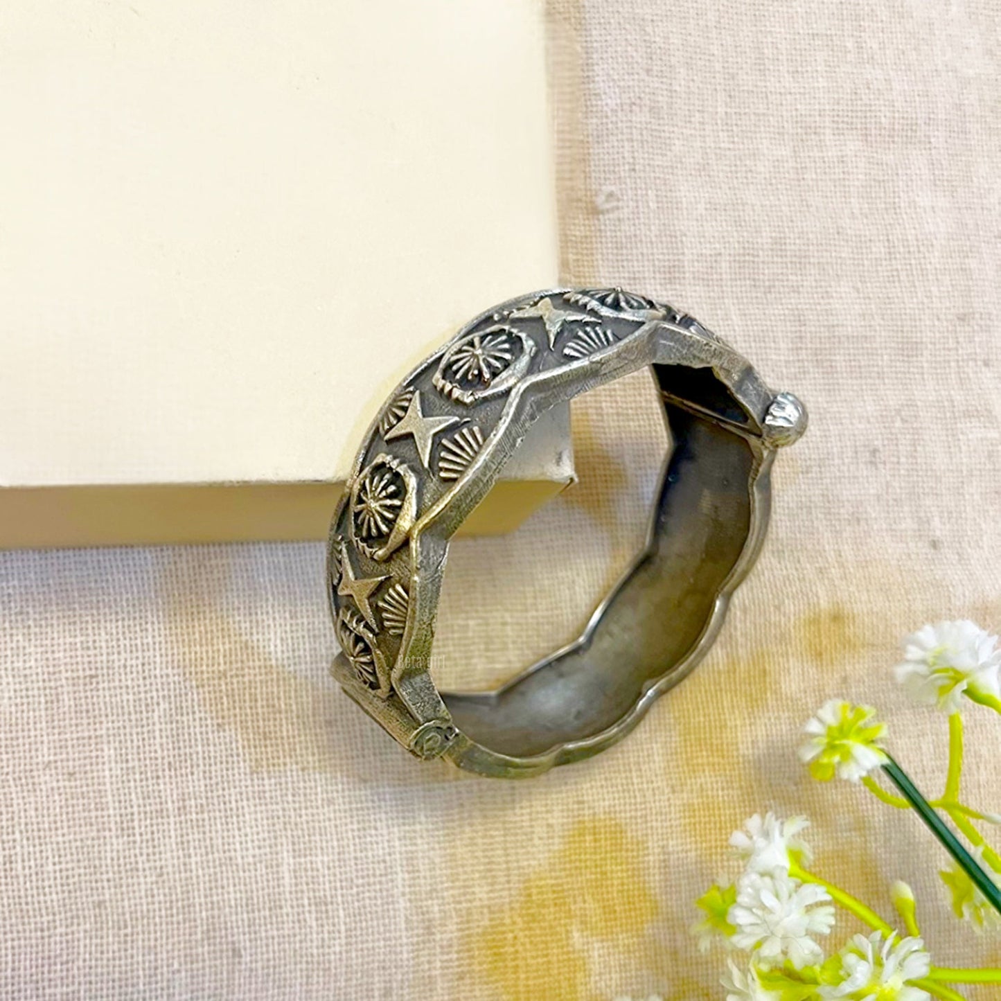“Misri” Silver Look Alike Oxidised kada