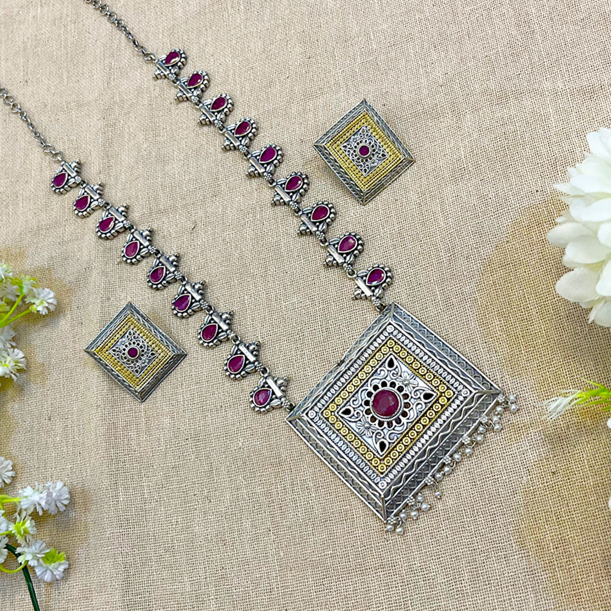 Dual tone square pendant necklace set