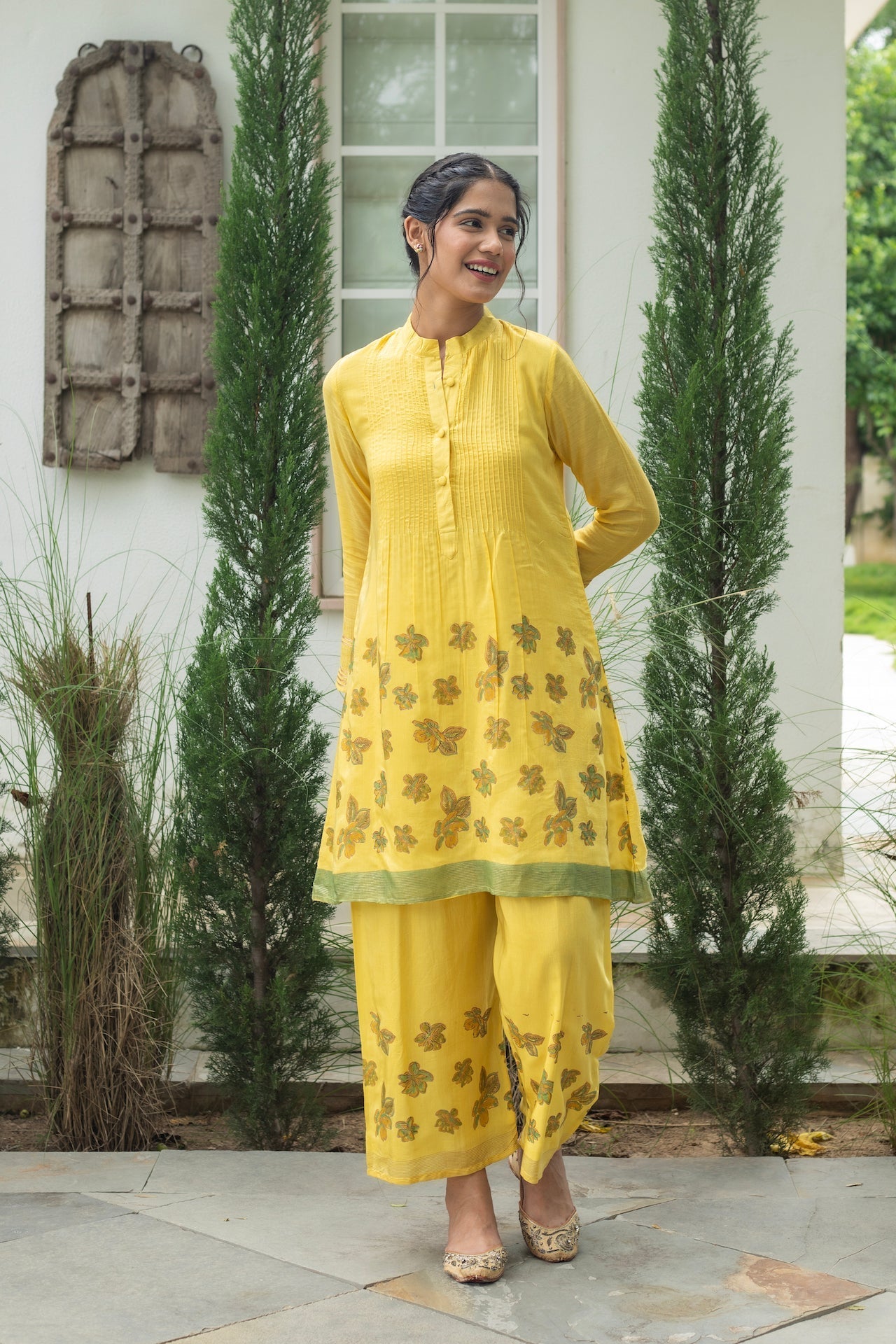 ANU KESAR MUSLIN KURTA SET