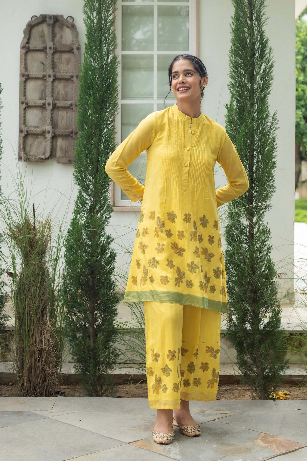 ANU KESAR MUSLIN KURTA SET