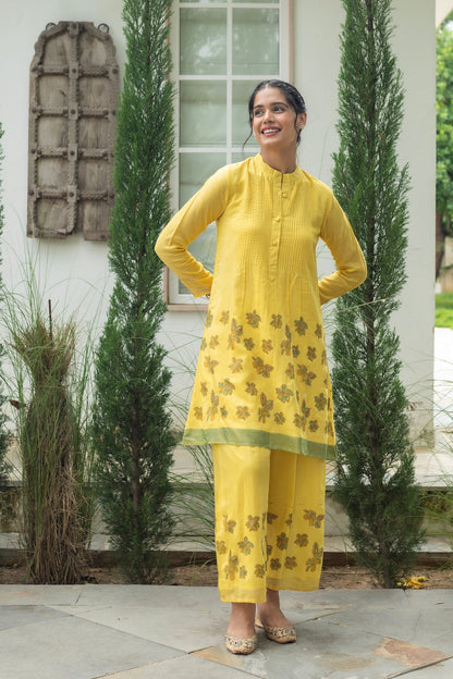 ANU KESAR MUSLIN KURTA SET