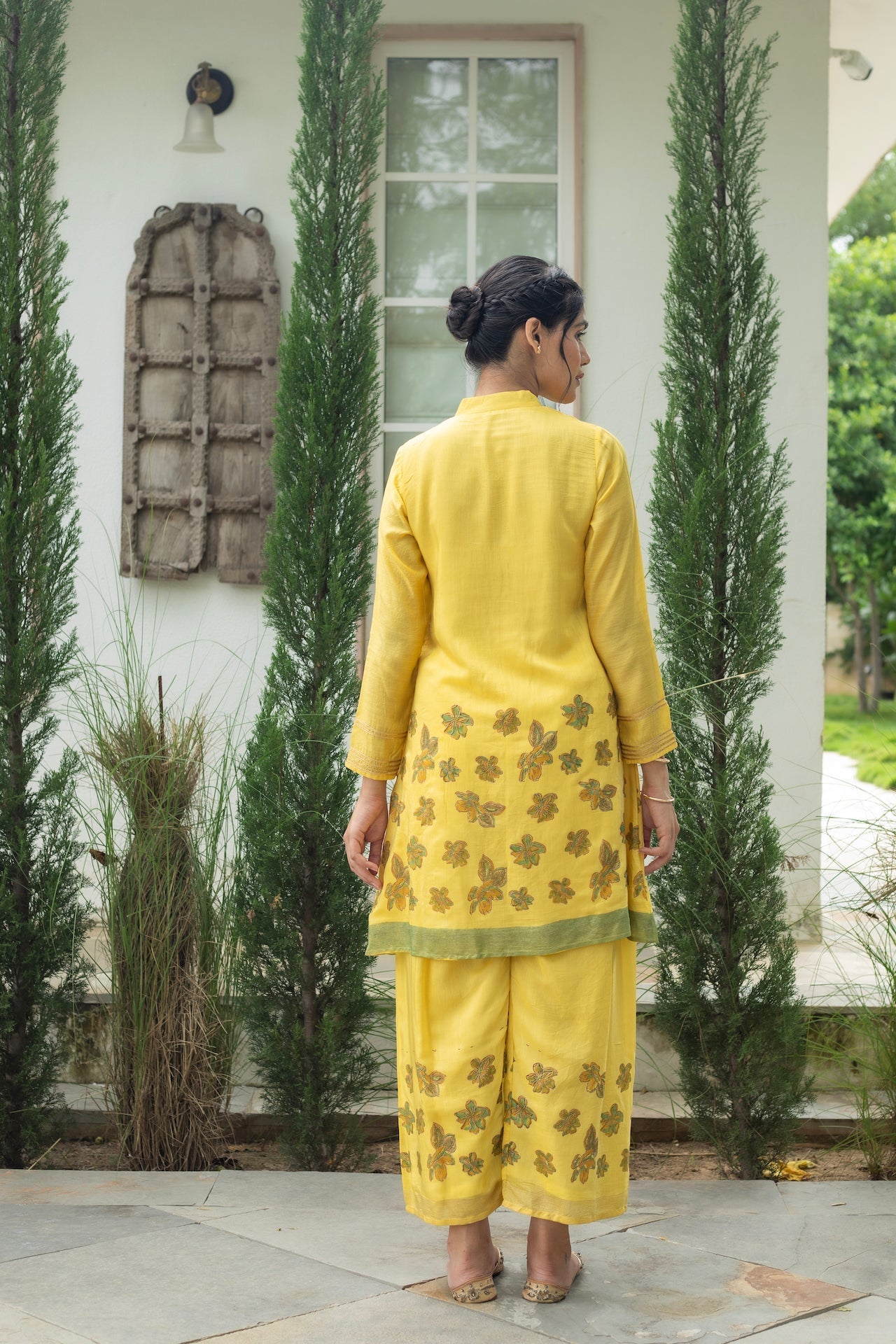 ANU KESAR MUSLIN KURTA SET