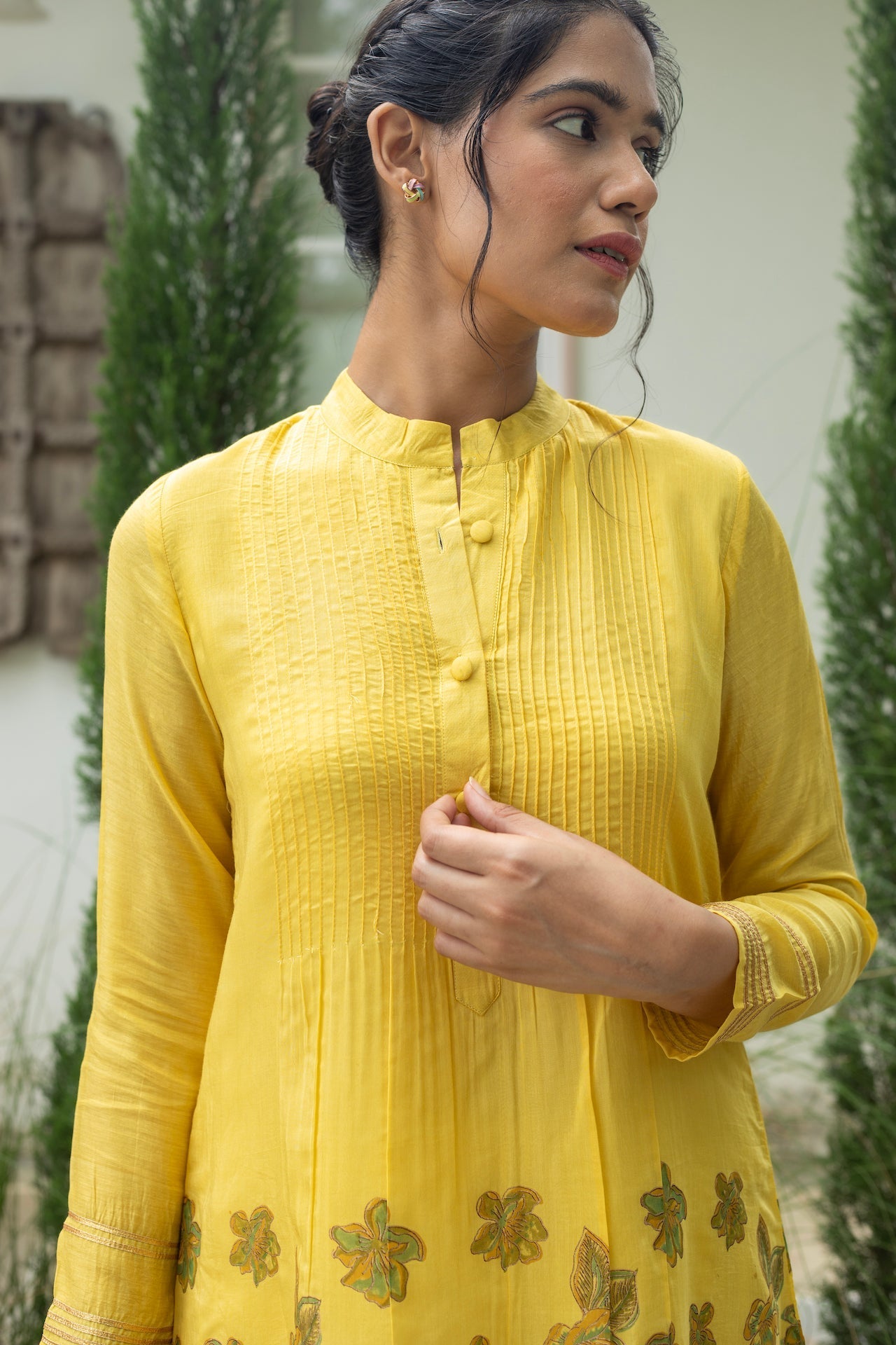 ANU KESAR MUSLIN KURTA SET