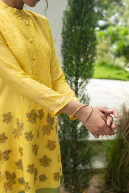 ANU KESAR MUSLIN KURTA SET