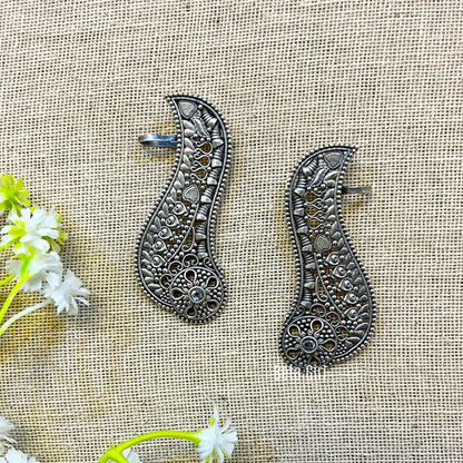 Oxidised Curve Earcuff