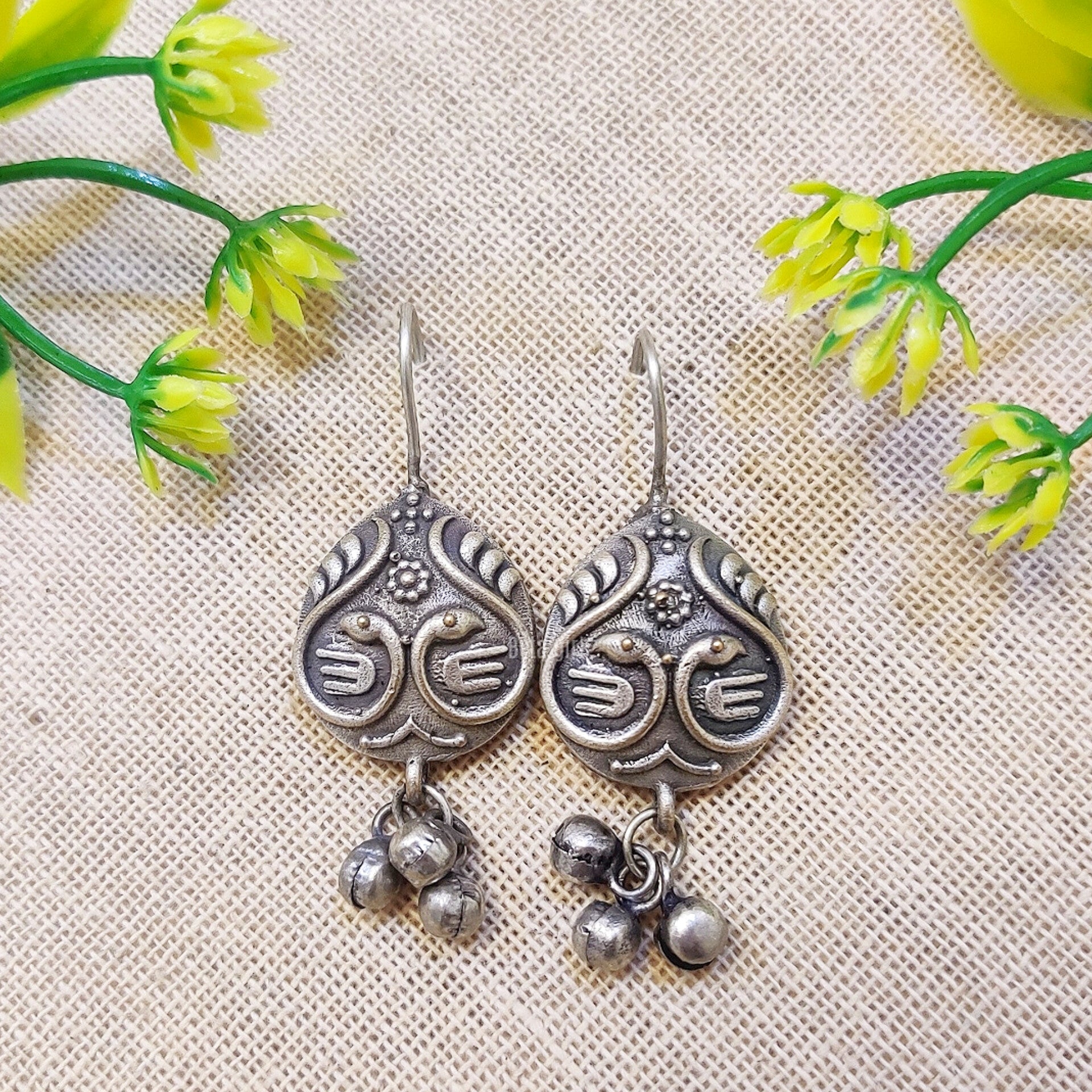 dangle earrings