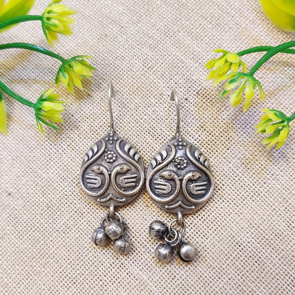 dangle earrings