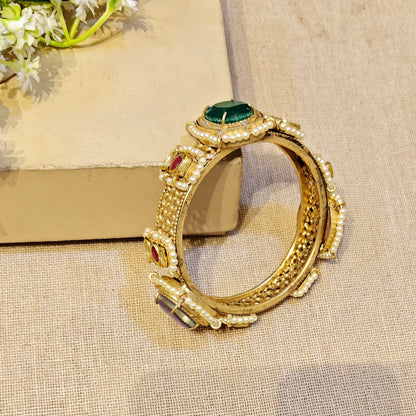 Golden Kundan Kada