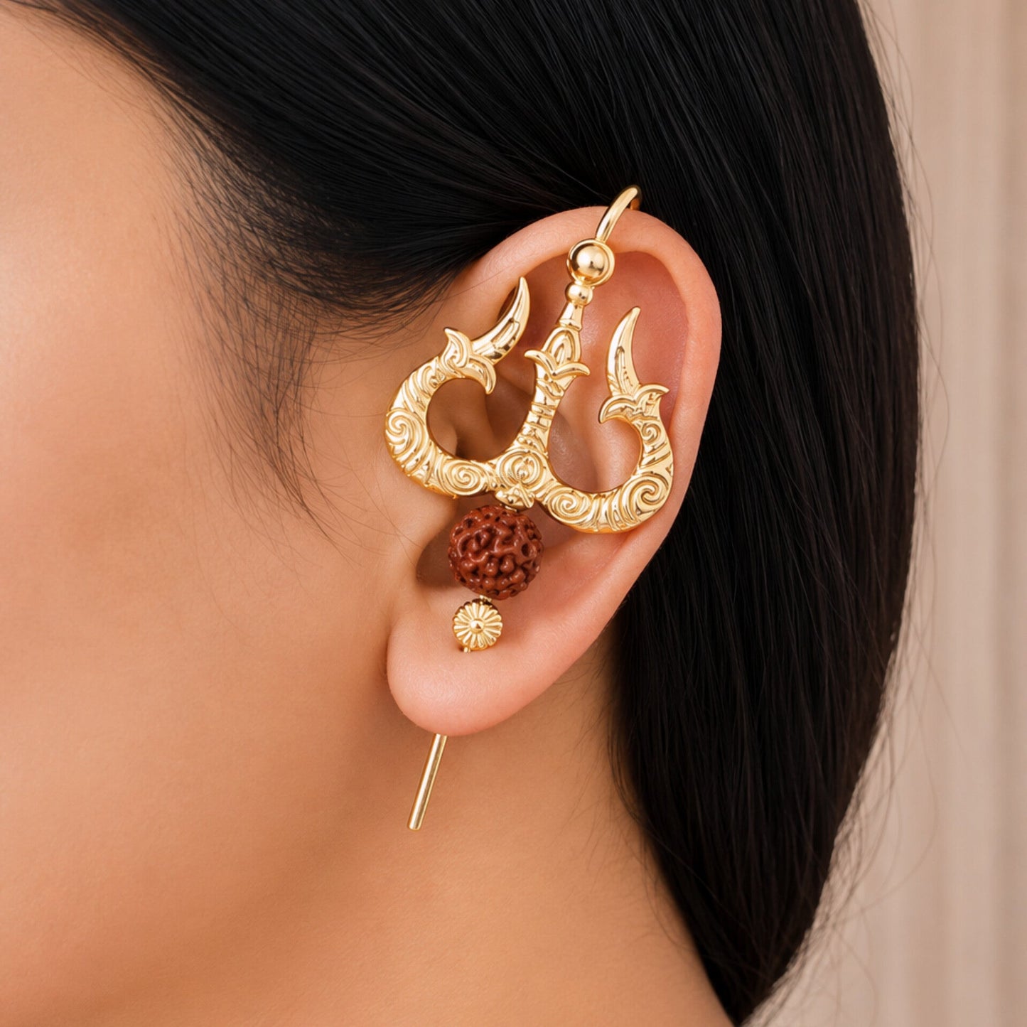 Golden Arrow Earcuff