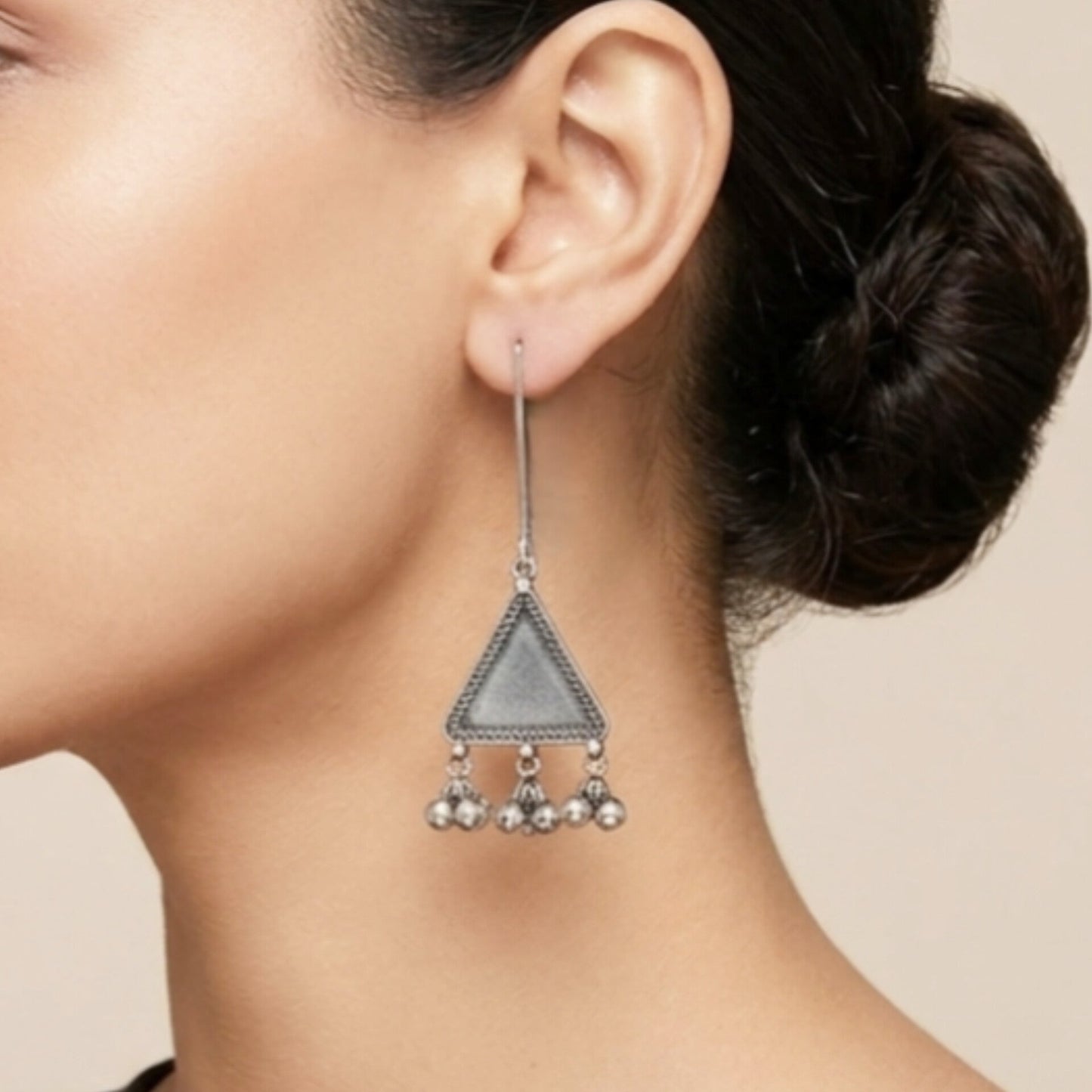 Elara Silver Look Alike Oxidized Earring