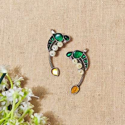 Shell Silver Look Alike Stone Earcuffs