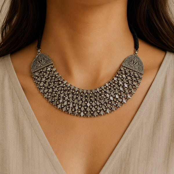 Humid Silver Look Alike Choker