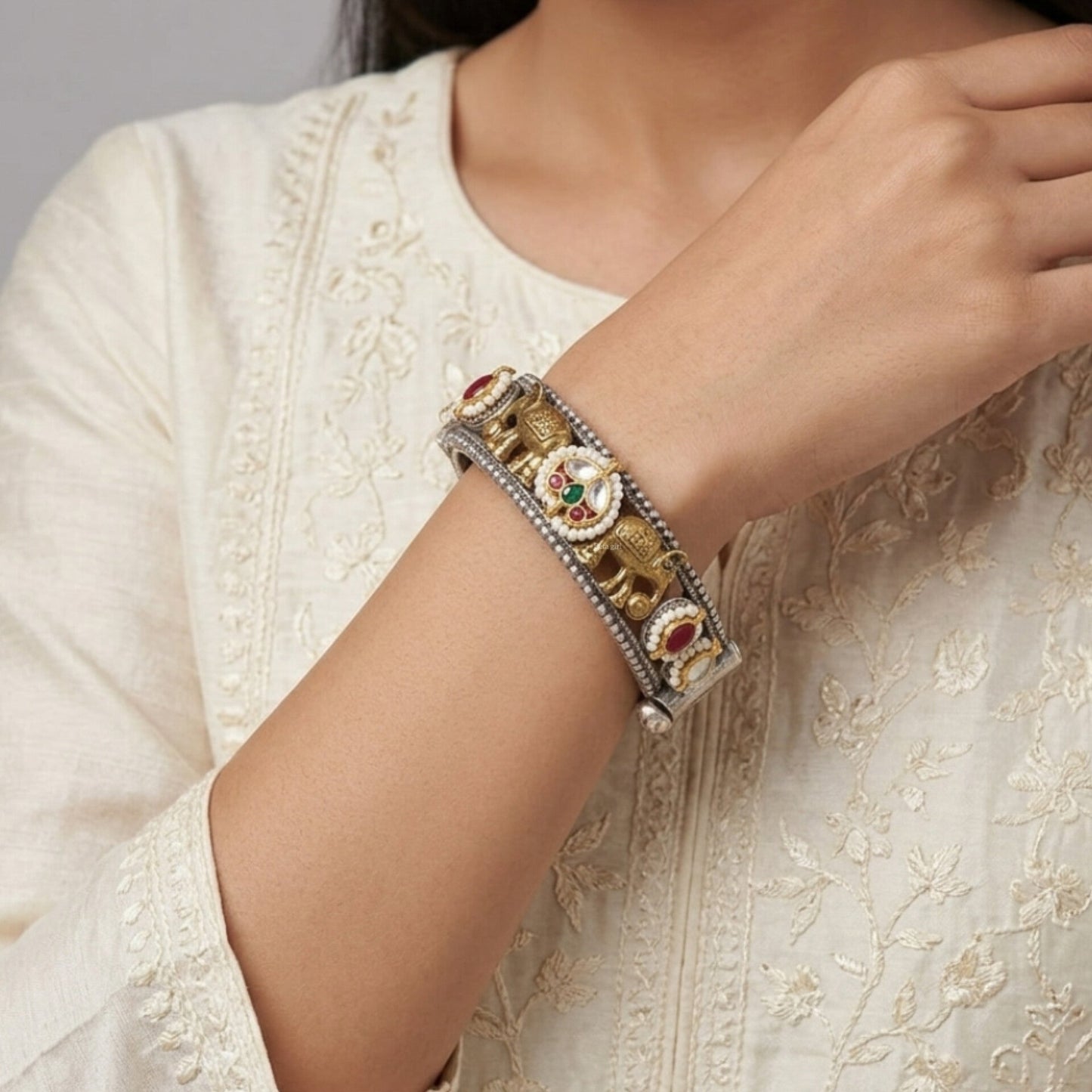 Ganni Dual Tone Kundan Kada