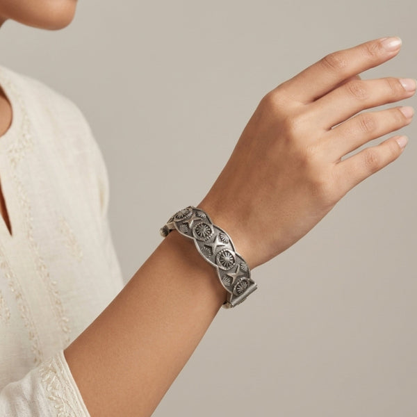 “Misri” Silver Look Alike Oxidised kada