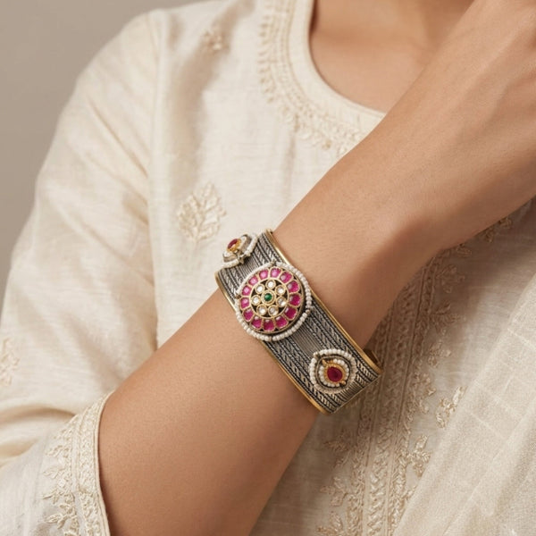 Sunny Silver Look Alike Oxidized Handcuff