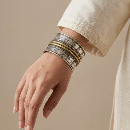 Suniti Silver Look Alike Oxidized Handcuff For Navratri