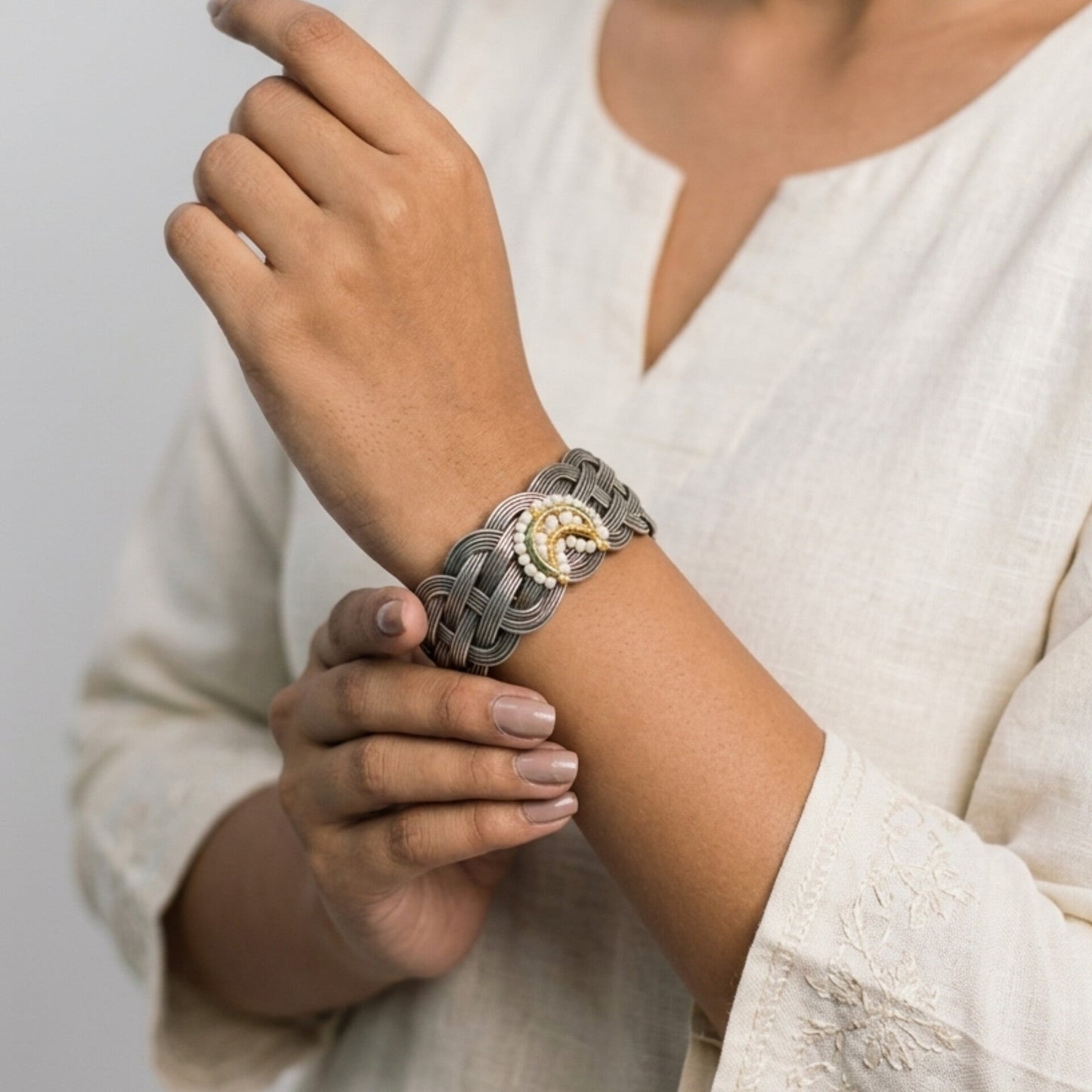 Spiral Kundan Silver Look Alike Oxidised Bracelet