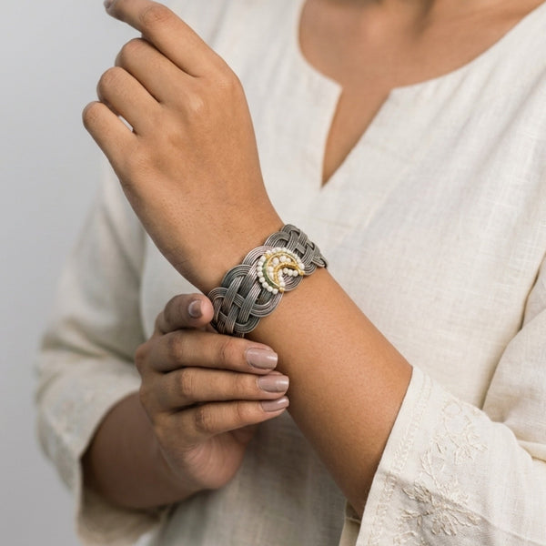 Spiral Kundan Silver Look Alike Oxidised Bracelet