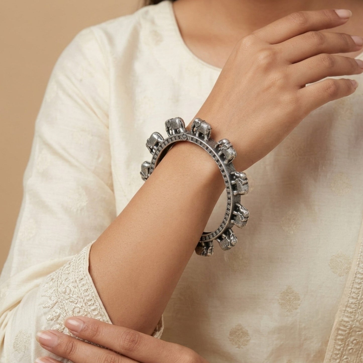 Gajini Silver Look Alike Oxidized Kada