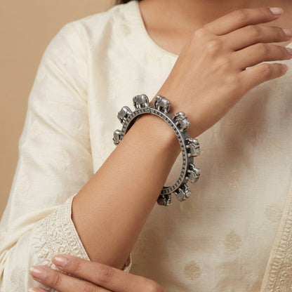 Gajini Silver Look Alike Oxidized Kada