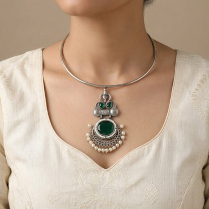 Shell Silver Look Alike Stone Choker