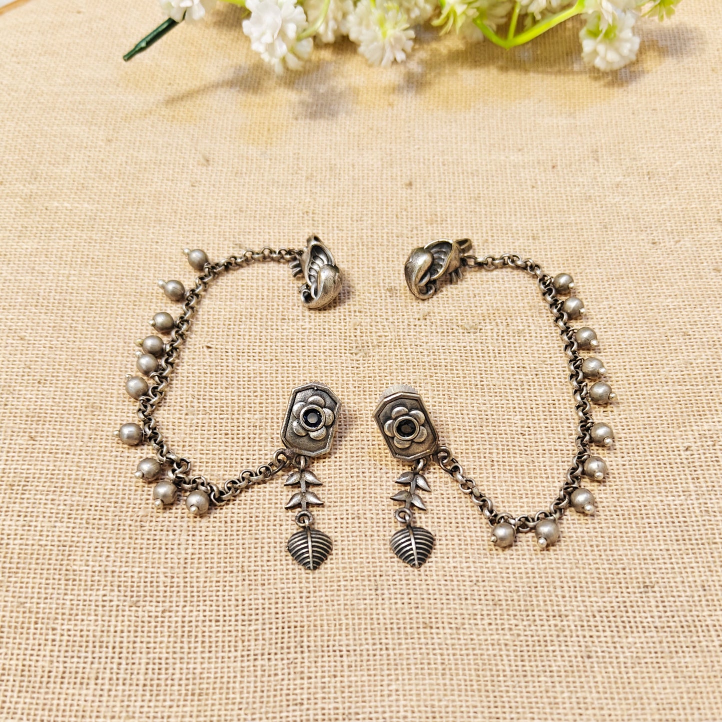 Aster Silver Look Alike Oxidized Earcuff